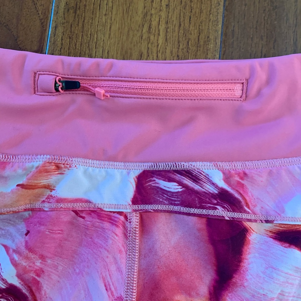 ATHLETA Running Shorts Size M Run With It 3.5" Lined  Painted Energy Coral Pink - Picture 11 of 11